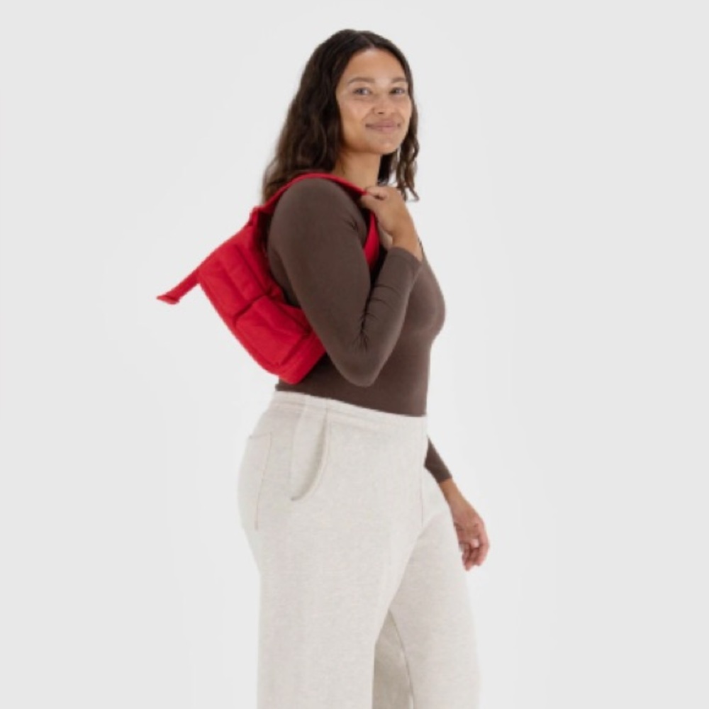 BAGGU: Cargo Shoulder Bag - Candy Apple Red - Picture 9 of 9